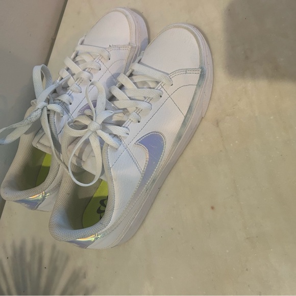 Nike Court Royale 2 White Holographic Swoosh Sneakers – Women’s sz8 - Picture 6 of 7